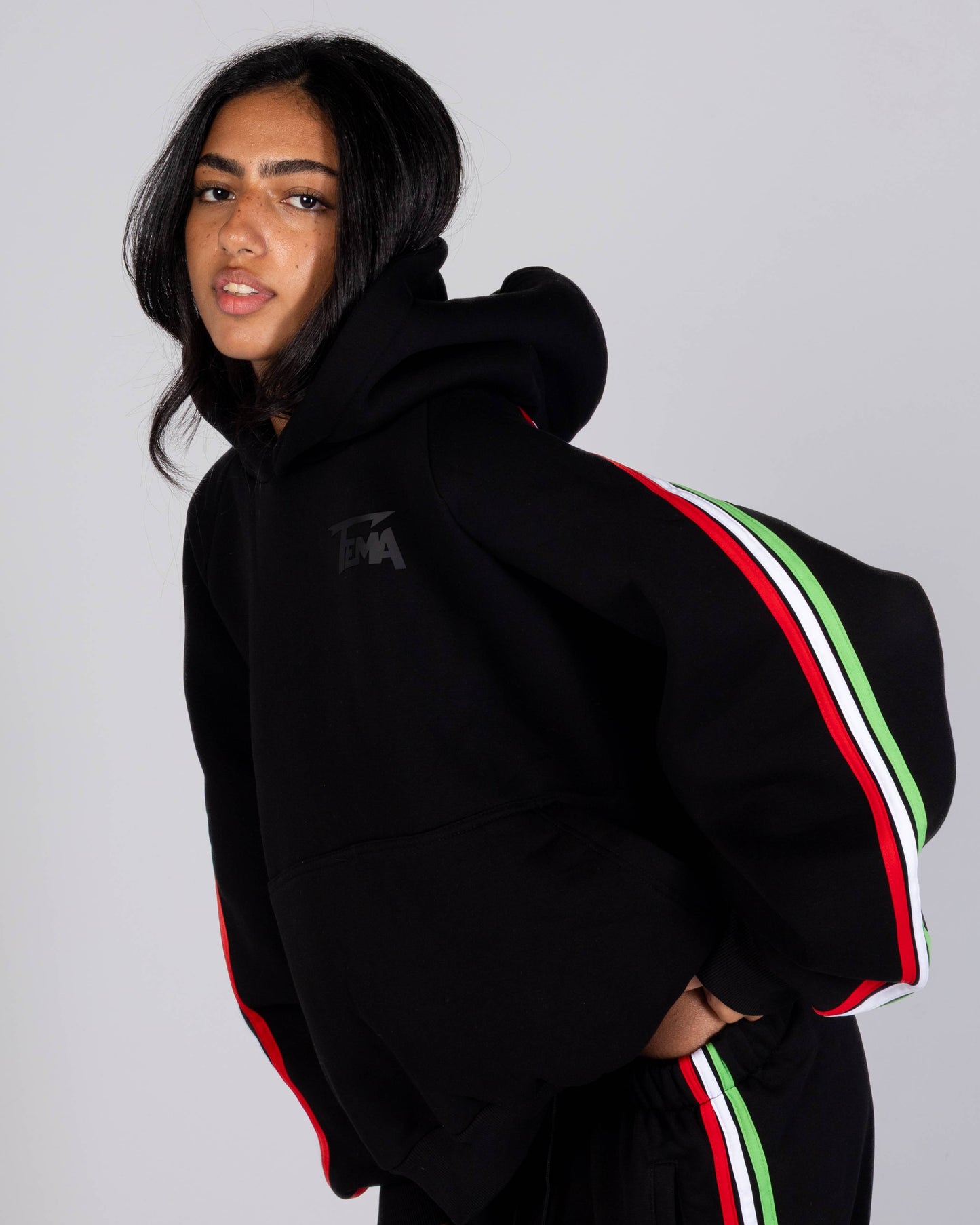 "Iconica" Black Hoodie