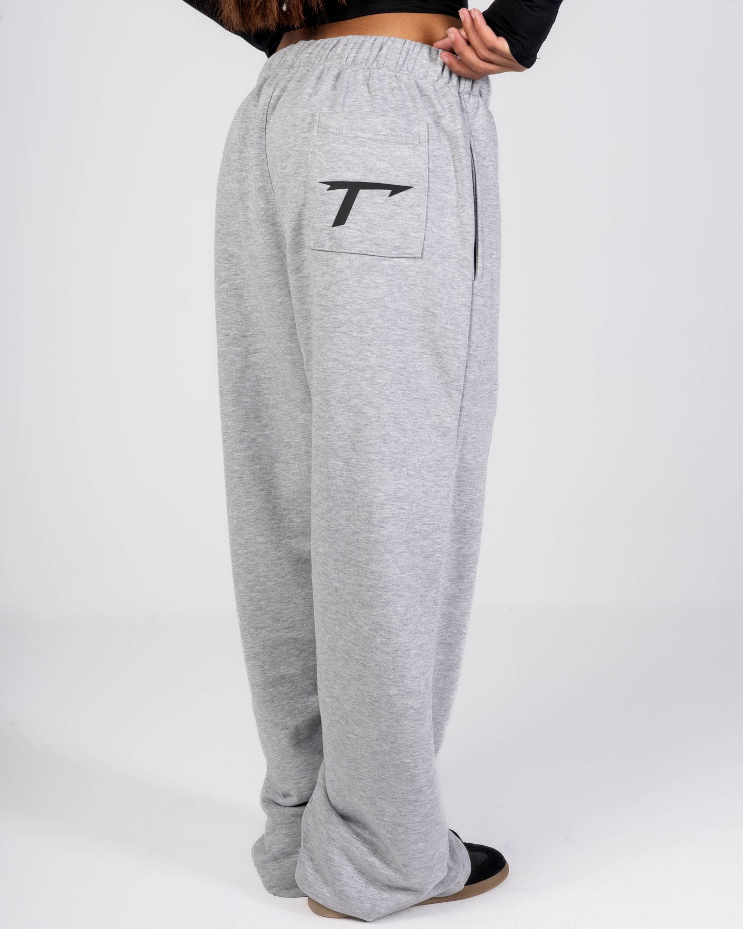 TEMA Wide Sweatpants – Grey